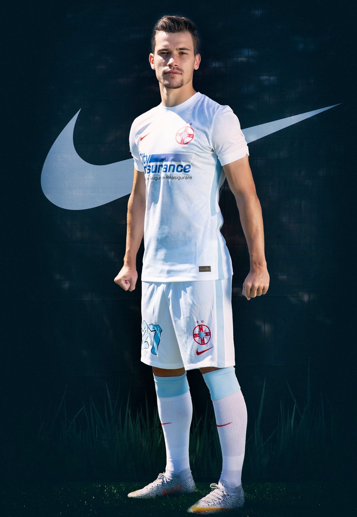 GALERIE FOTO FCSB îşi inaugurează echipamentul de deplasare la meciul de acasă cu Viitorul!