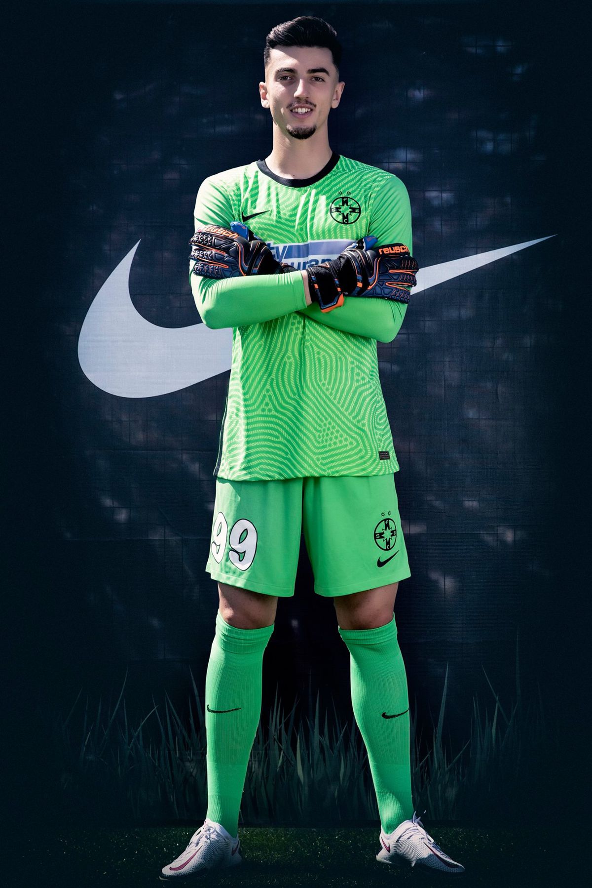 GALERIE FOTO FCSB îşi inaugurează echipamentul de deplasare la meciul de acasă cu Viitorul!