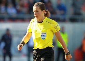 Premieră în istoria naționalei: cine e femeia care ne va arbitra în preliminarii