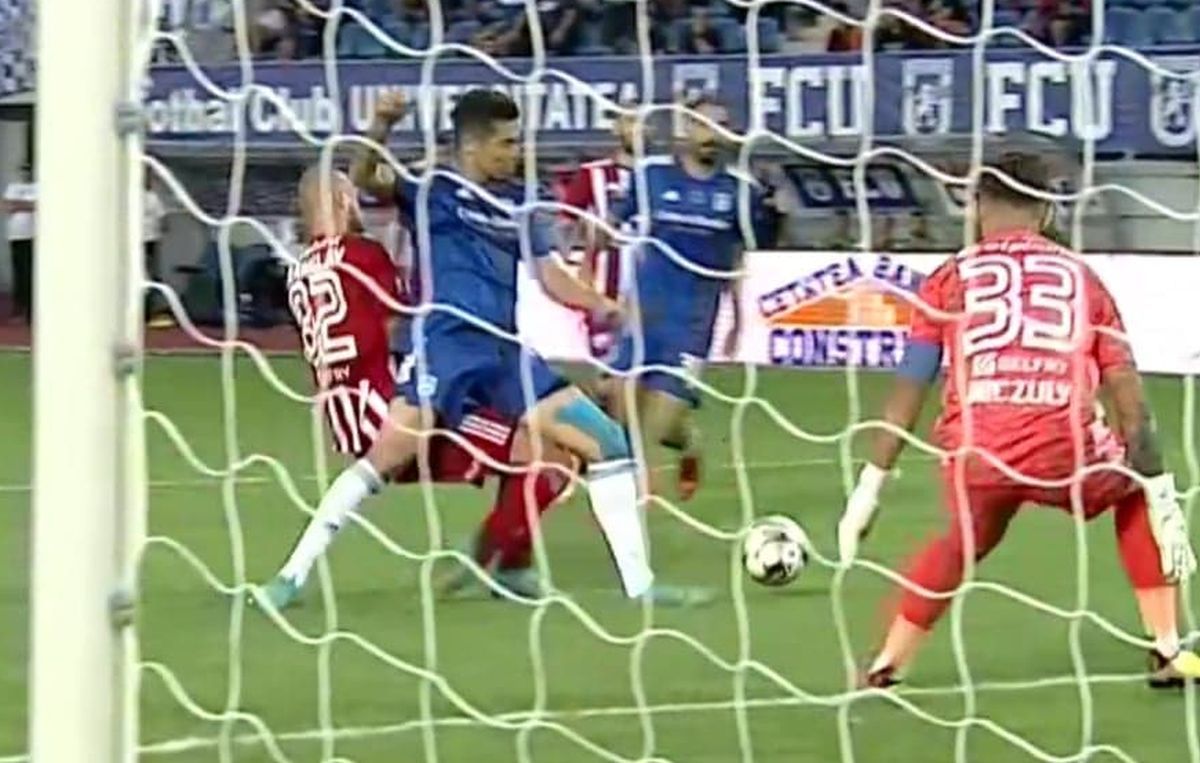 Patru faze „la milimetru” în prima repriză din FCU Craiova - Sepsi