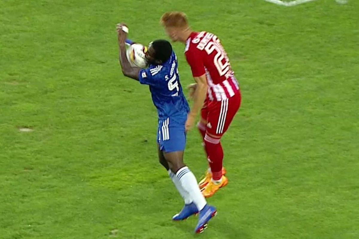 Ce se întâmplă cu VAR-ul în Liga 1?! Gol validat în FCU Craiova - Sepsi după un henț evident: „E clar, nu există dubii!” » Alte 3 faze la limită!