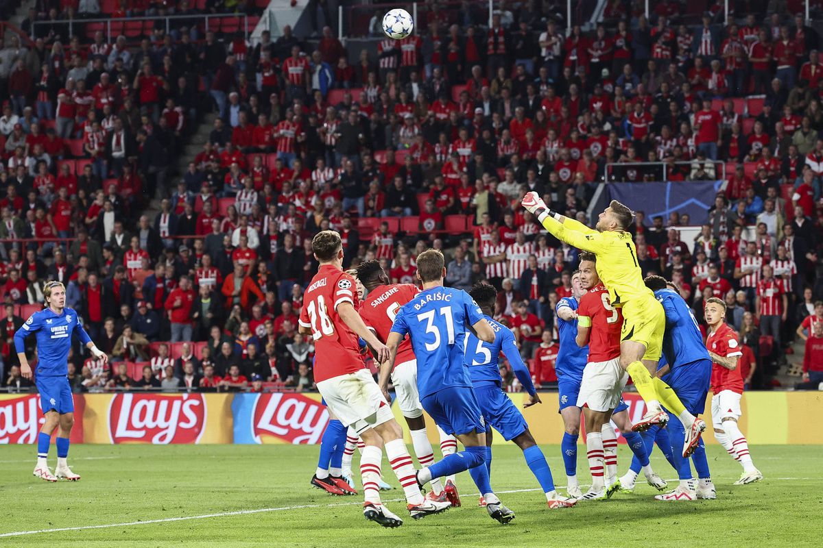 S-a terminat play-off-ul Champions League » Rangers a fost umilită de PSV, Sorescu și Racovițan au fost eliminați de Copenhaga + toate echipele calificate și cum arată urnele