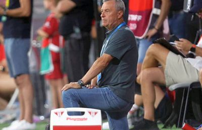 Mircea Rednic a suferit un infarct: „A simțit dureri în piept din timpul meciului cu FCSB” » Tehnicianul a fost operat