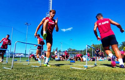 Rapid și-a băgat în ceață fanii cu ultima mutare! Abia transferat, fotbalistul a fost cedat la alt club din Superligă: „Demn de Dosarele X! Amatorism jenant”