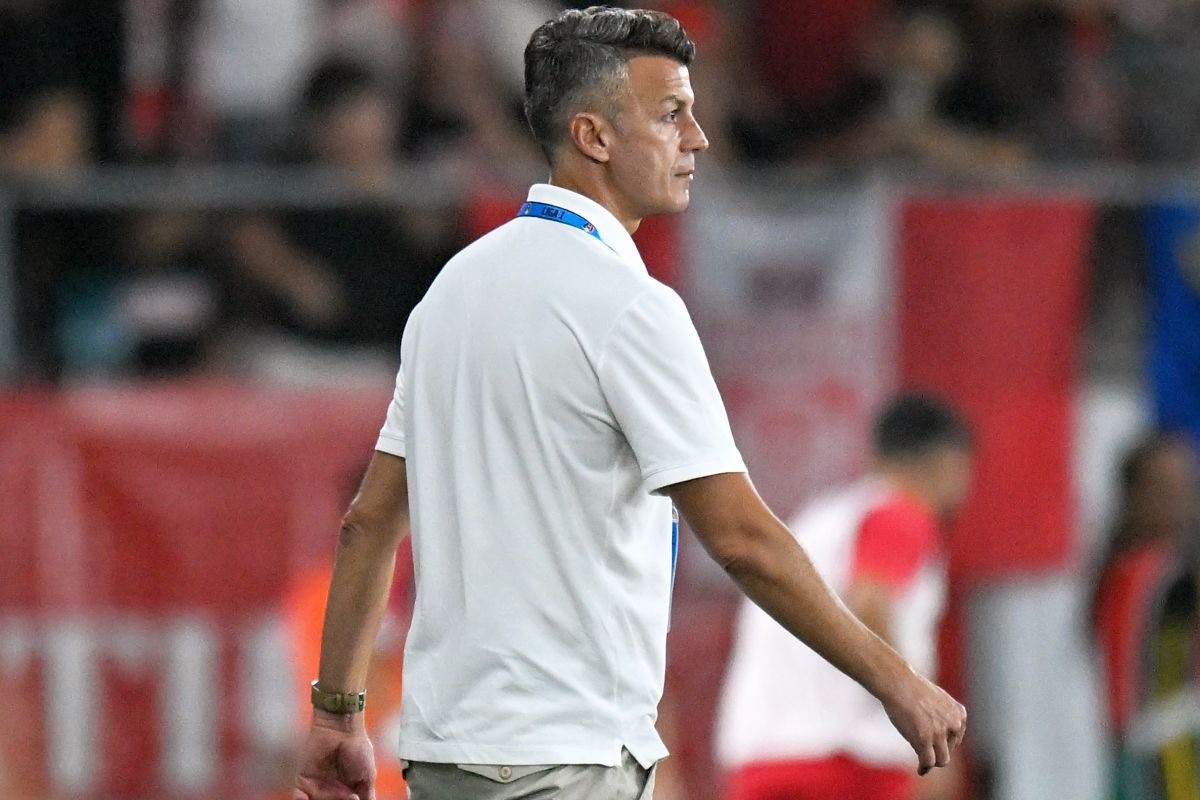 Jocul lui Dinamo, criticat din interior: „Observăm un oarecare declin. Murmurul creat la adresa stilului lui Burcă pare să prindă contur”