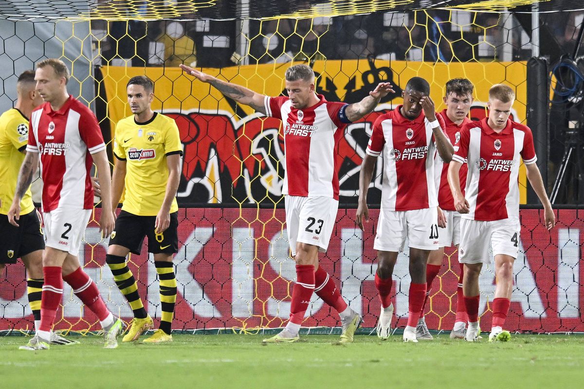 S-a terminat play-off-ul Champions League » Rangers a fost umilită de PSV, Sorescu și Racovițan au fost eliminați de Copenhaga + toate echipele calificate și cum arată urnele