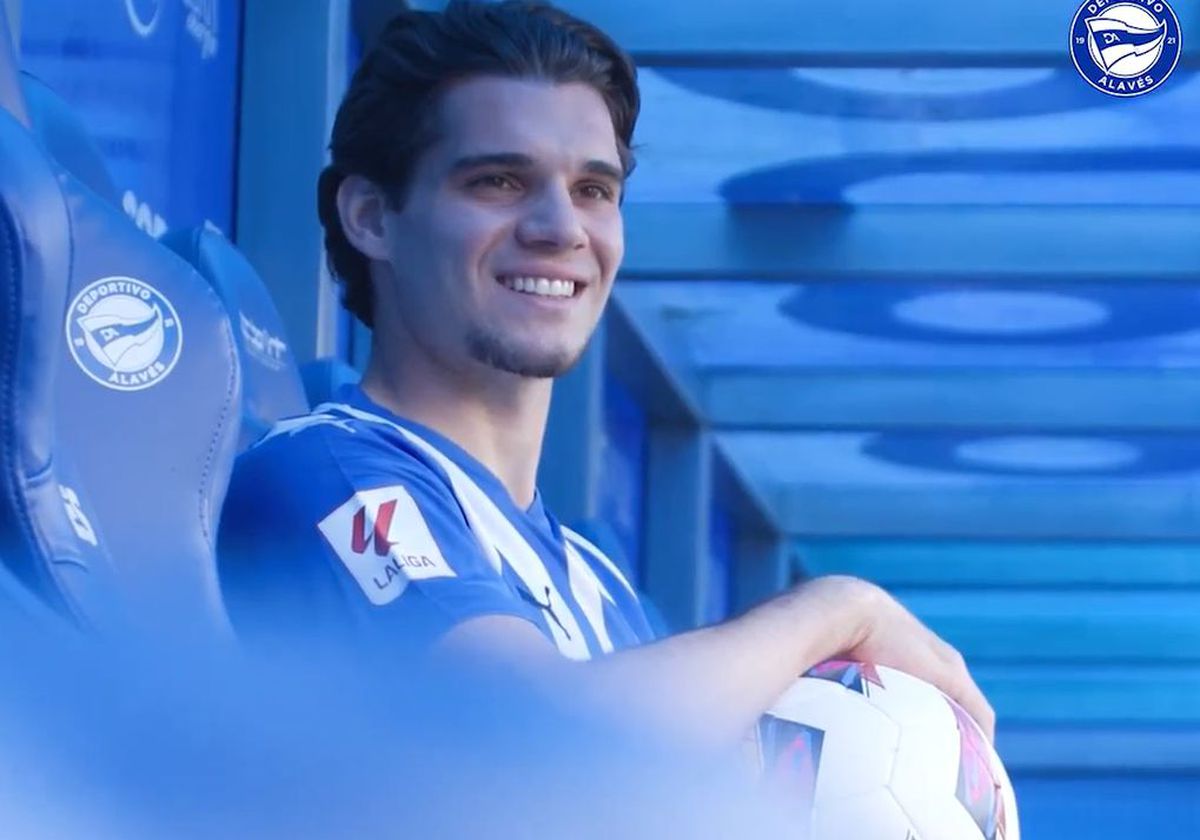 Ianis Hagi prezentat la Alaves