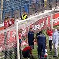 Înaintea meciului dintre Oțelul Galați și Sepsi, din runda #8 din Superliga, Bernd Storck, antrenorul covăsnenilor a constatat faptul că cele două porți nu aveau mărimile corespunzătoare.