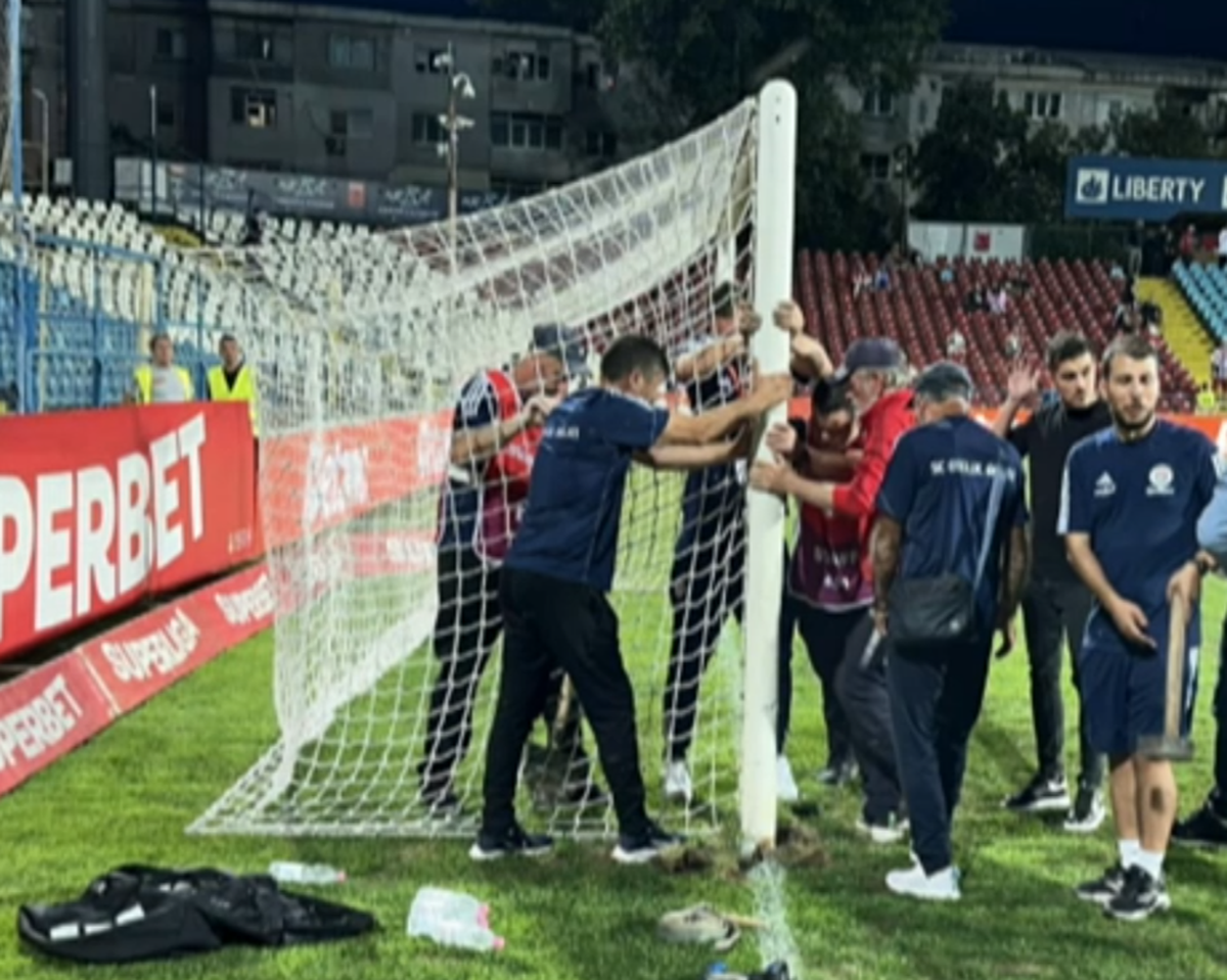 Probleme cu porțile stadionului din Galați înaintea meciului cu Sepsi