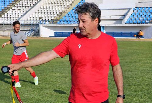 Fane Țîră îl laudă pe Dobre. Sursa foto: Gazeta Nouă