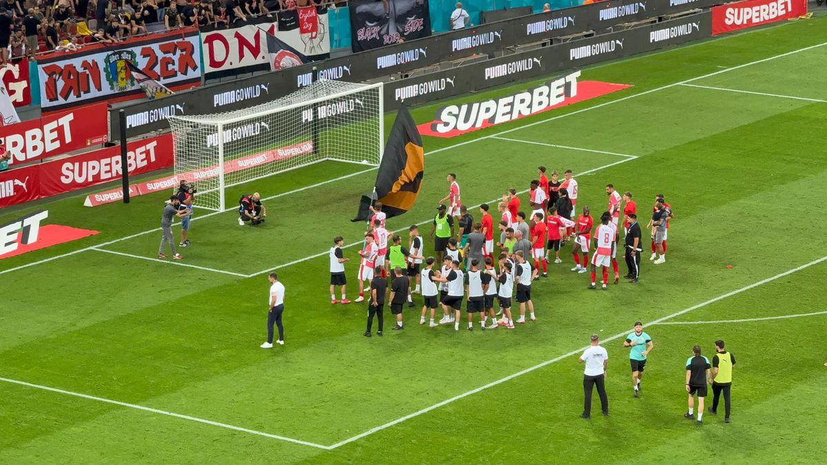 Imagini la finalul partidei Dinamo - Hermannstadt