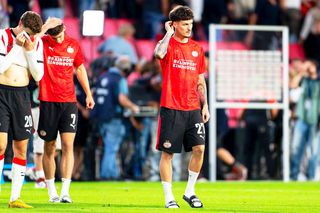 Presa din Olanda, nemiloasă după al doilea meci cu Dennis Man titular: „PSV a cheltuit 24 de milioane, niciun duel câștigat!”