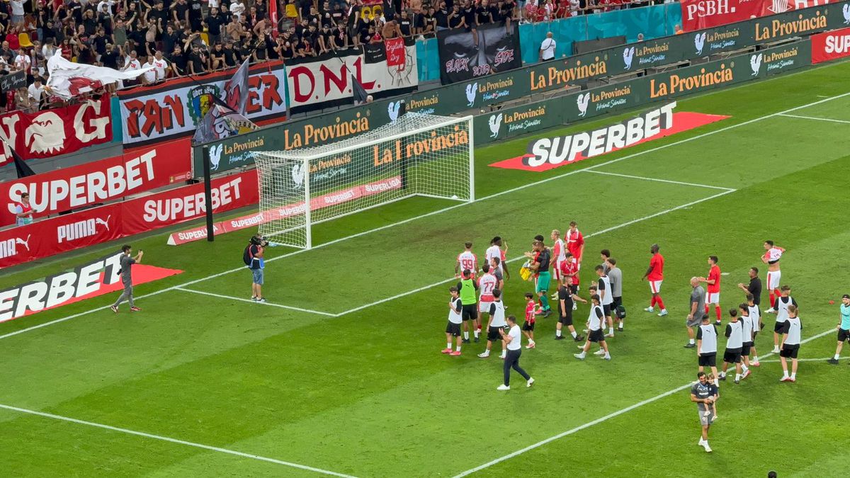 Imagini la finalul partidei Dinamo - Hermannstadt