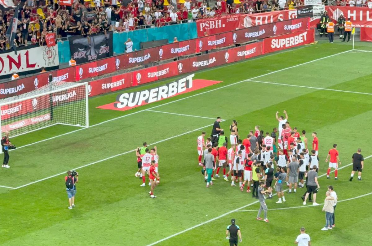 Imaginile bucuriei, cu Petre și Kopic în prim-plan! Ce s-a întâmplat pe teren, imediat după Dinamo - Hermannstadt