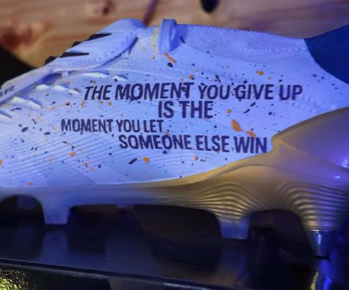 Zoom pe ghetele din Superliga personalizate de fiul lui Măldărășanu: apare un chip celebru