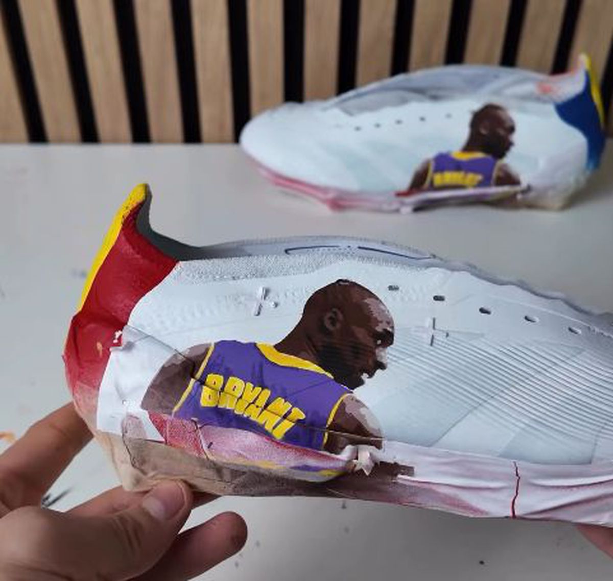 Zoom pe ghetele din Superliga personalizate de fiul lui Măldărășanu: apare un chip celebru