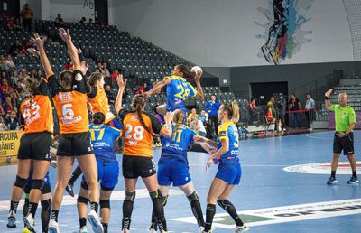 Victorie la 20 de goluri în „Liga Florilor” » Adversara s-a prezentat cu doar 8 jucătoare, iar viitorul e sub semnul întrebării