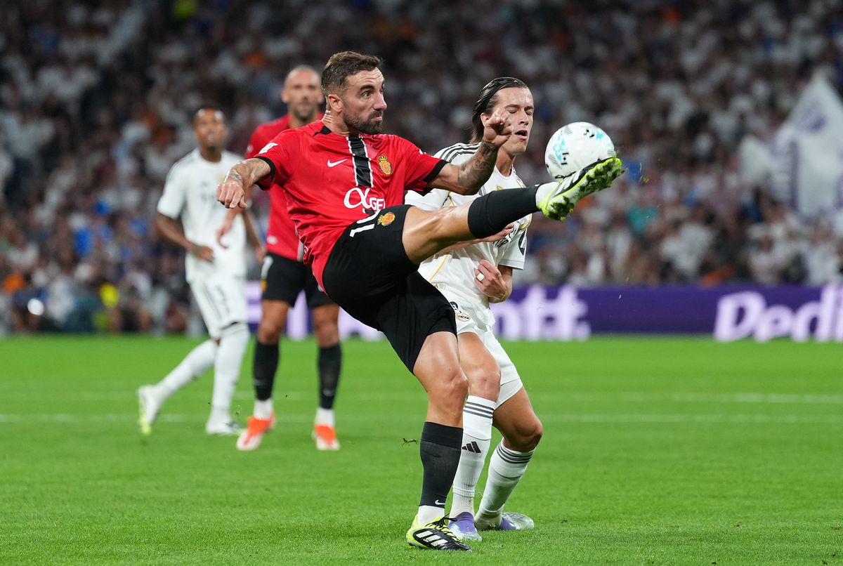 Mbappe contestă VAR-ul, după ce Real Madrid a avut TREI goluri anulate! Imaginea postată de francez