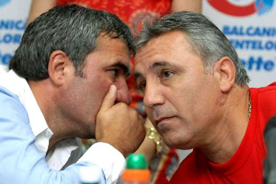 Gheorghe Hagi și Hristo Stoichkov Ce s-a mai întâmplat cu Stoichkov după celebrul „Mamalicki, go home!”: carieră ratată de antrenor și afaceri în energie + scandalul care l-a izgonit din Spania