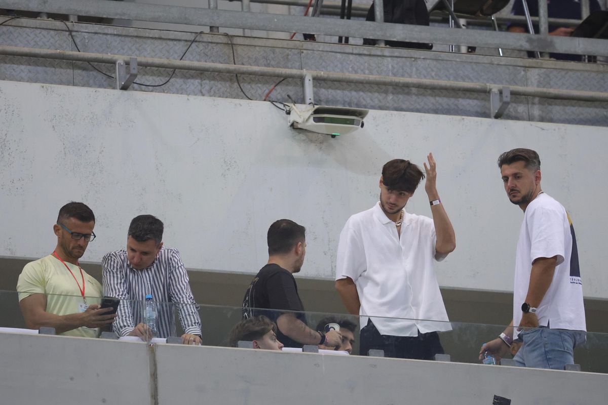 Adrian Mazilu, în tribune la Dinamo - Hermannstadt! Când ar putea debuta