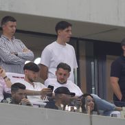 Adrian Mazilu, în tribune la Dinamo - Herrmannstadt / FOTO: Ionuț Iordache (GSP.ro)