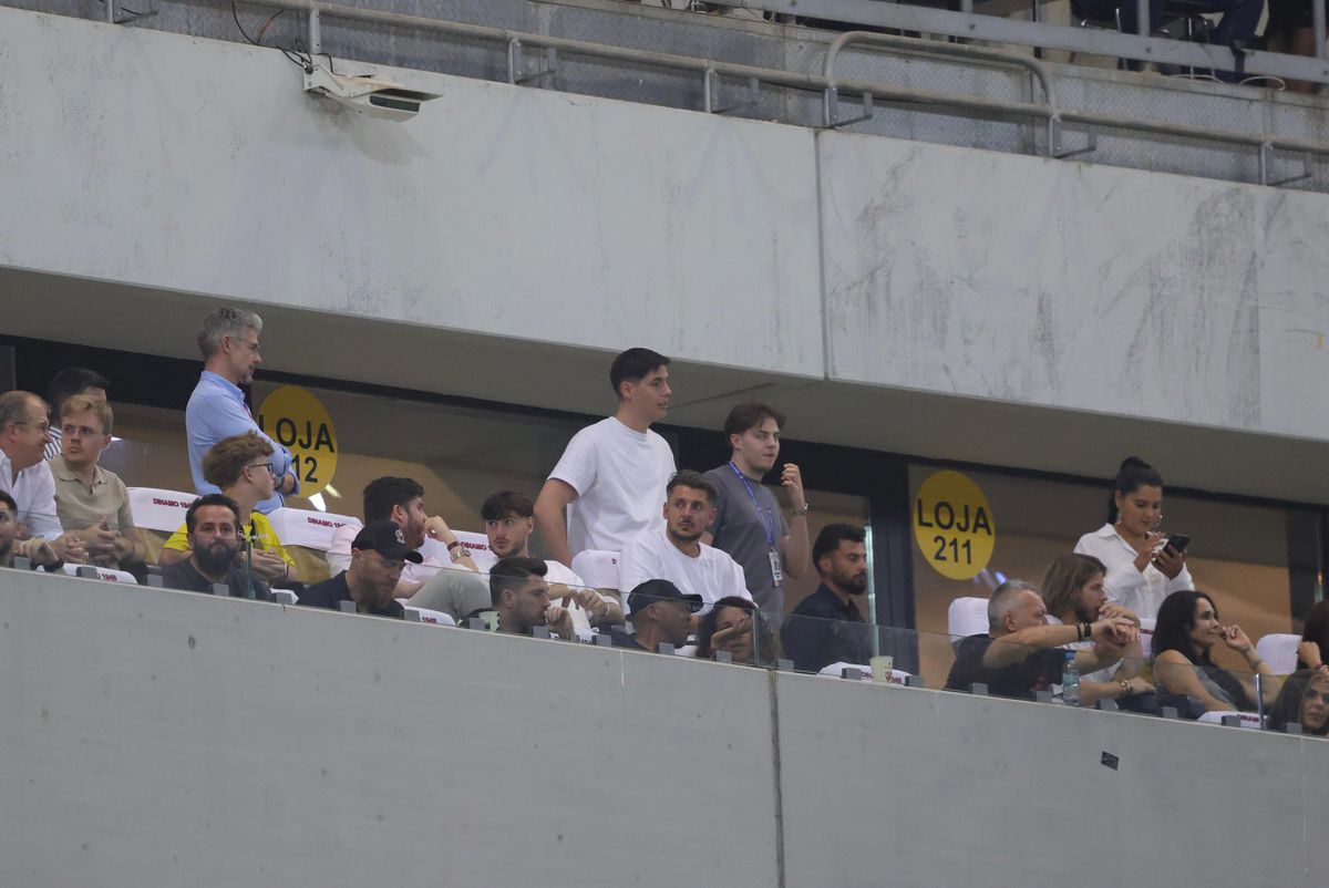 Adrian Mazilu, în tribune la Dinamo - Hermannstadt! Când ar putea debuta