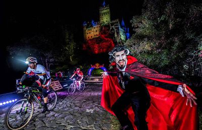 FOTO & VIDEO // A fost nebunie la Castelul Bran! 10 ore de competiție nocturnă într-un show colosal