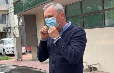 Continuă circul Dinamo » Rednic a semnat, dar numirea lui ar putea fi blocată: „În acest moment nu au cum să înregistreze contractul”