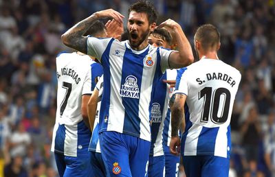 Fostul atacant din Premier League și La Liga a aterizat în România: „Face vizita medicală și semnează”