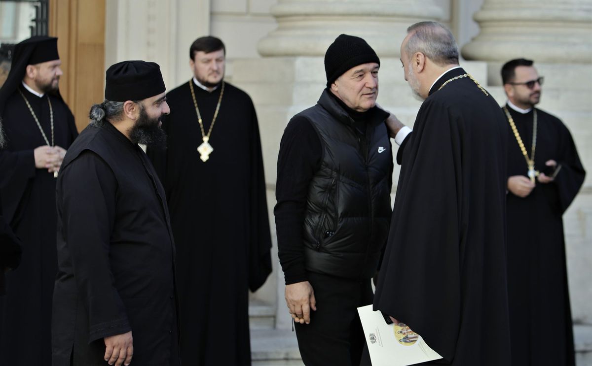 Gigi Becali, prezent la aniversarea a 15 ani de la întronizarea Patriarhului Daniel