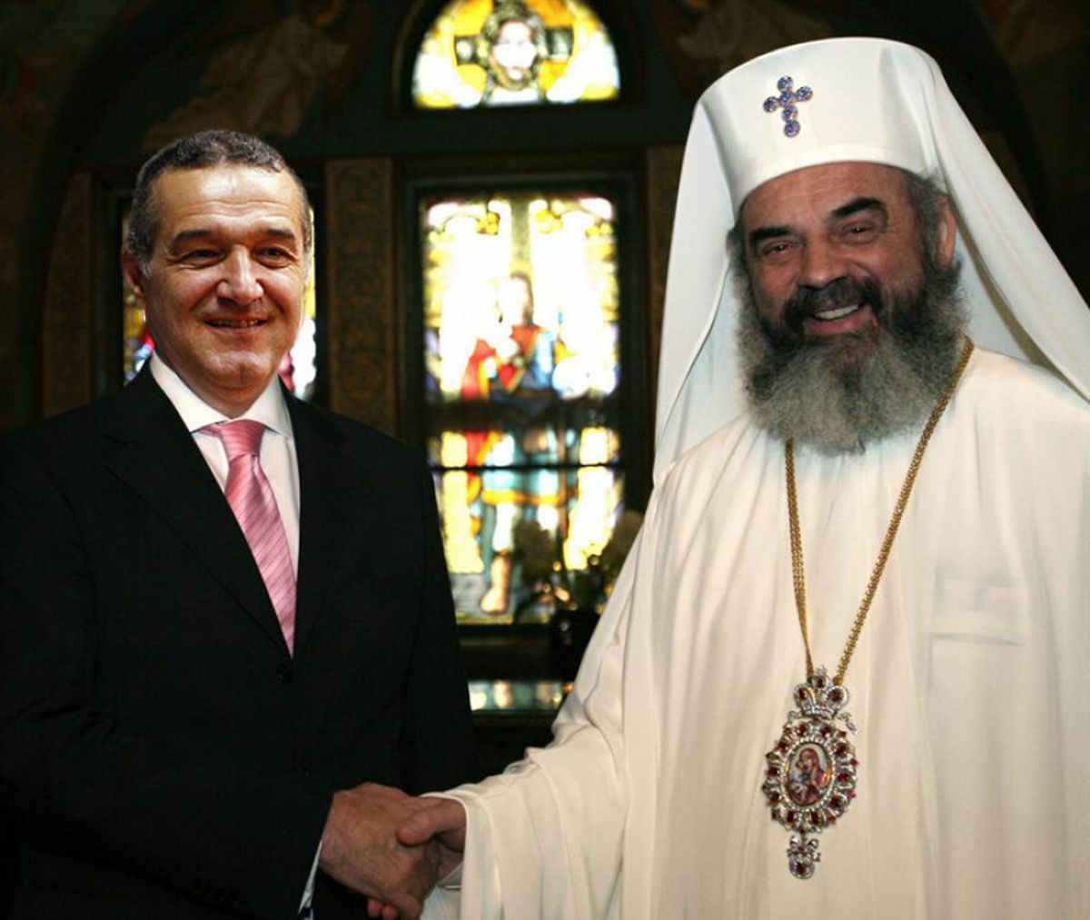 Gigi Becali, prezent la aniversarea a 15 ani de la întronizarea Patriarhului Daniel