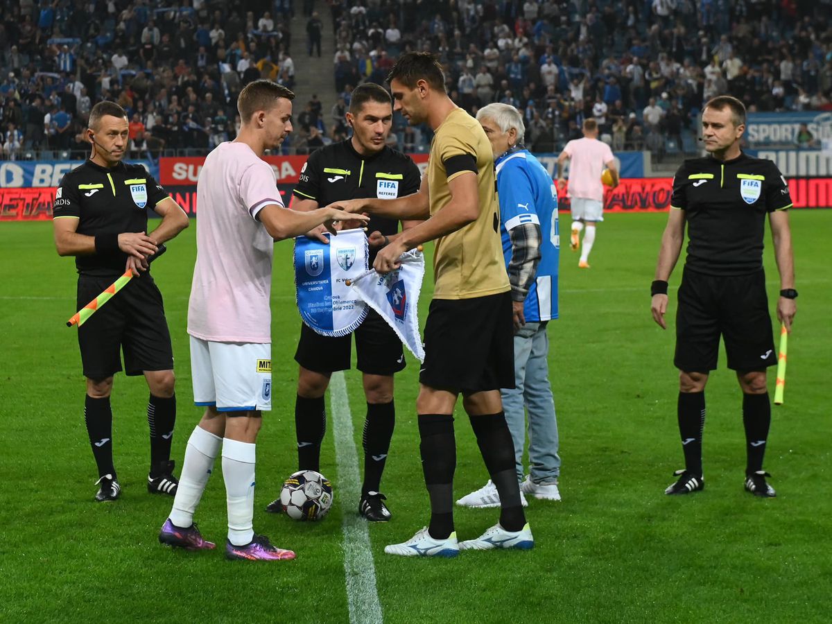 Fază complicată în Universitatea Craiova - FC Voluntari » Oltenii au cerut penalty, Istvan Kovacs ratase momentul! Decizia luată după intervenția VAR