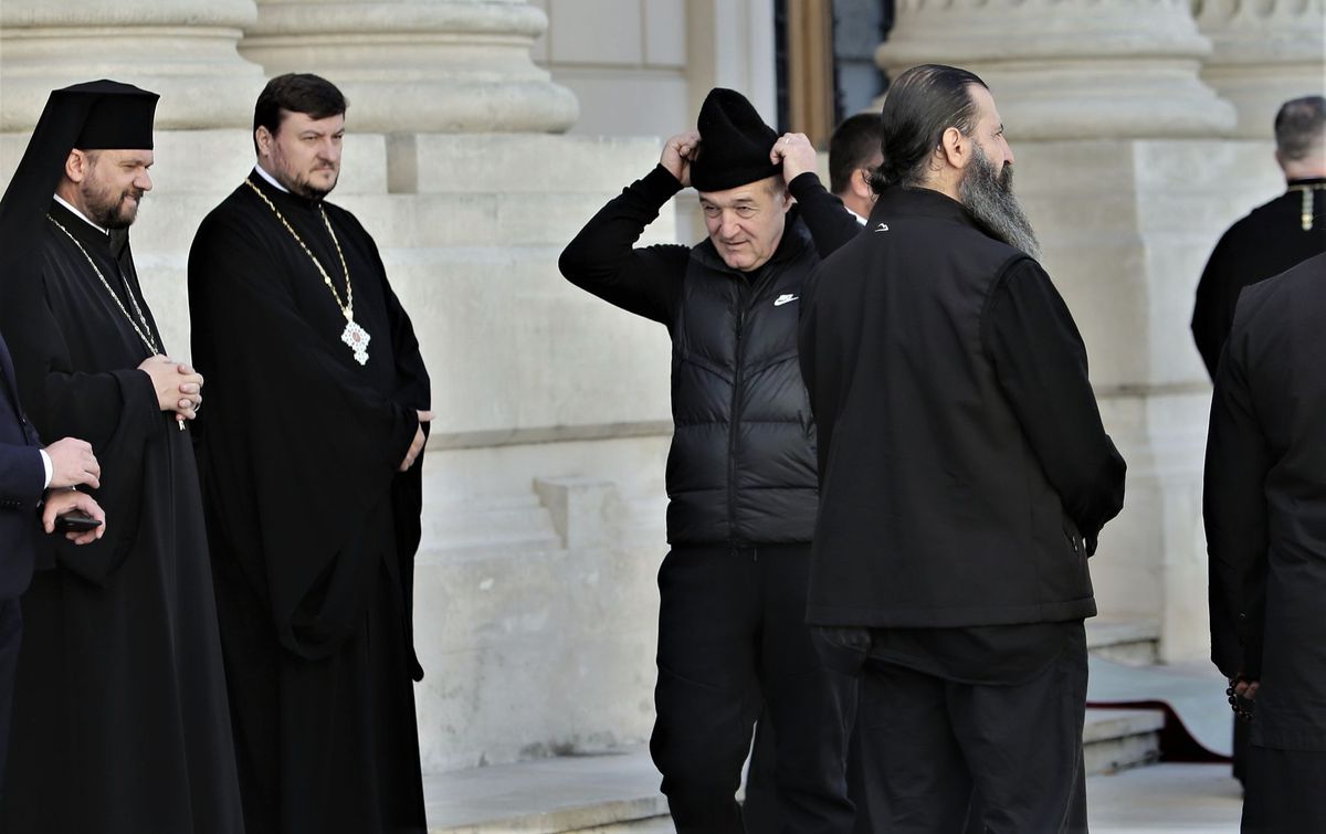 Gigi Becali, prezent la aniversarea a 15 ani de la întronizarea Patriarhului Daniel