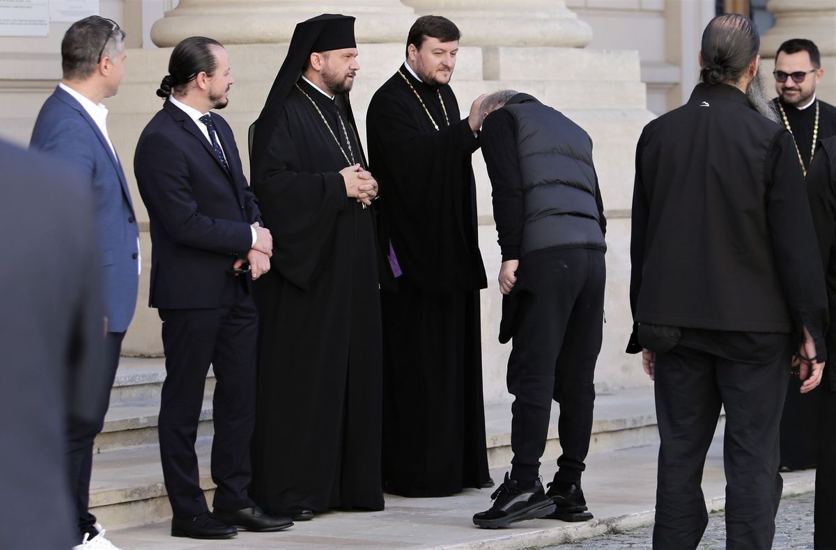Gigi Becali, prezent la aniversarea a 15 ani de la întronizarea Patriarhului Daniel