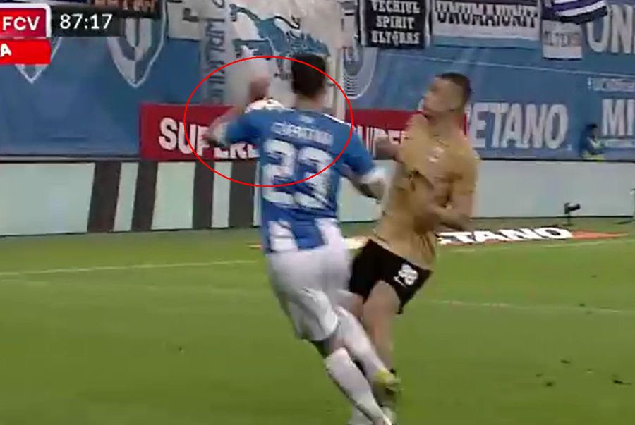 Hențul comis de Căpățînă Fază complicată în Universitatea Craiova - FC Voluntari » Oltenii au cerut penalty, Istvan Kovacs ratase momentul! Decizia luată după intervenția VAR
