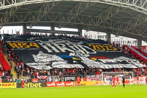 Protest în Superligă, fanii au sărit la antrenor: „Ai făcut cea mai slabă echipă din campionat!” » Tehnicianul le-a răspuns: „Ce vreți, bă?”
