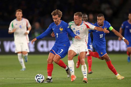 Antoine Griezmann la balon / Foto: Imago Images