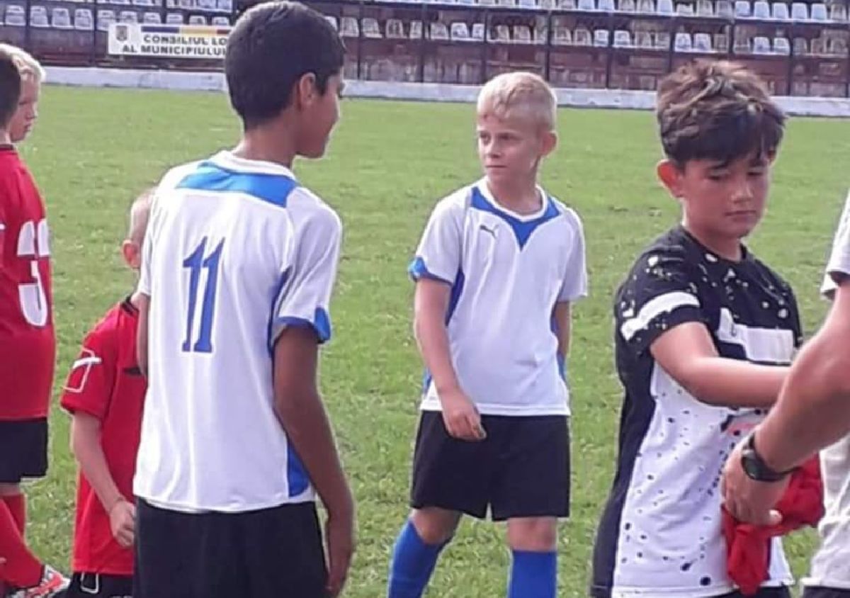 #Pasiune Pură | Vlad Poroineanu, puștiul de 15 ani plecat de la Lupeni pentru a învăța fotbal la ACS FC Dinamo: o poveste fascinantă din inima fotbalului juvenil