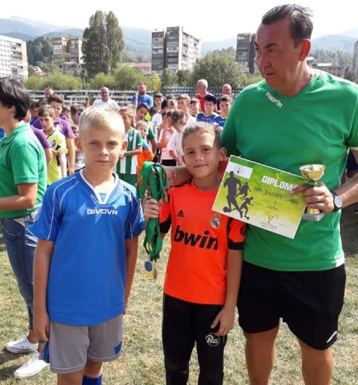 Rapid l-a transferat pe unul dintre protagoniștii serialului GSP „Pasiune pură” » Povestea puștiului care a sacrificat tot pentru a veni la București