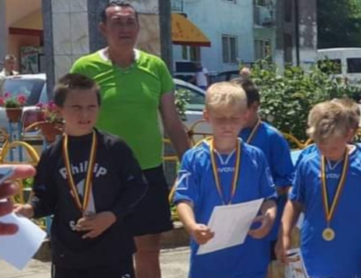 #Pasiune Pură | Vlad Poroineanu, puștiul de 15 ani plecat de la Lupeni pentru a învăța fotbal la ACS FC Dinamo: o poveste fascinantă din inima fotbalului juvenil