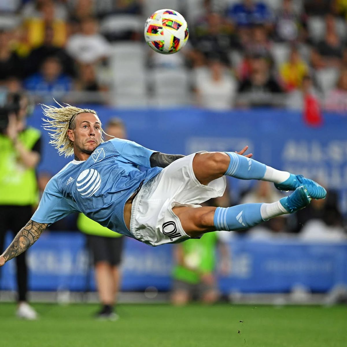 Viitorul adversar al FCSB-ului: „Acum 12 ani purtam fustă și spuneau că sunt gay. Și dacă aș fi, care ar fi problema?”