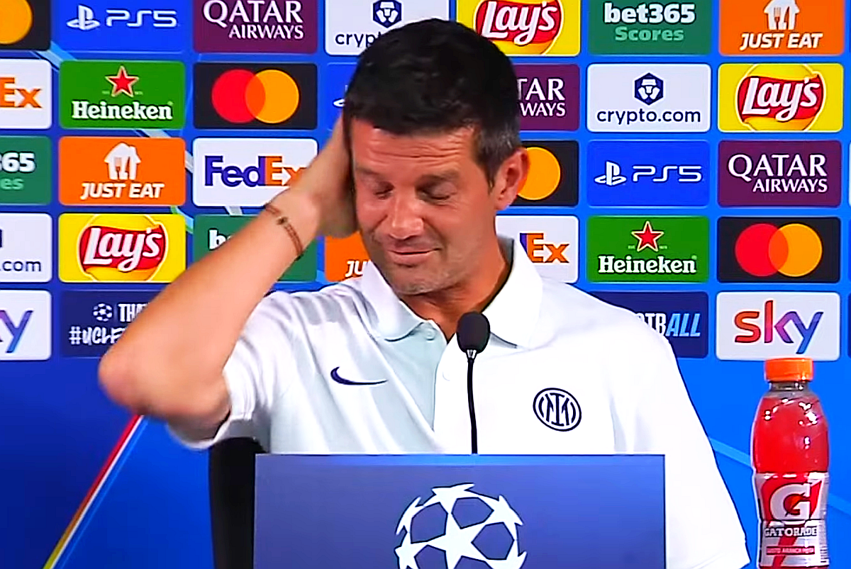 Moment viral la conferința de presă a lui Cristi Chivu. Foto: Captură YouTube