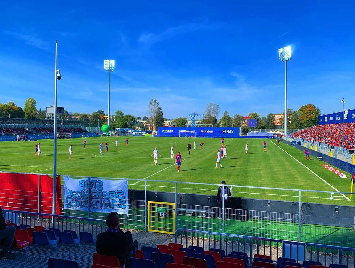 Cine este Rakow, echipa împotriva căreia debutează Craiova în Conference League » A făcut miracole în Polonia, schimbă sistemul în Europa și are în spate un „mastermind”