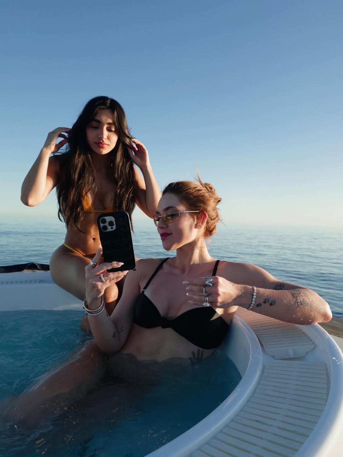 Atacantul de 25 de ani s-a îndrăgostit de Virginia, prezentatoarea TV divorțată și mamă a 3 copii