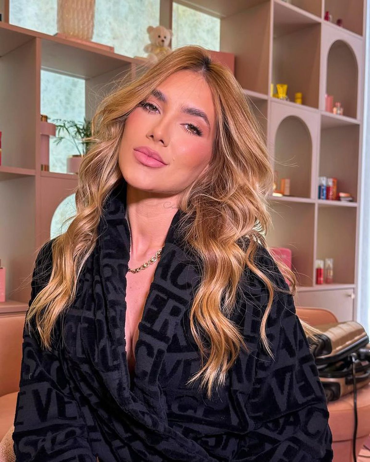 Din mijlocul Carnavalului de la Rio, iubita lui Vinicius intervine în scandalul momentului: „Trebuie să vorbim despre asta!”