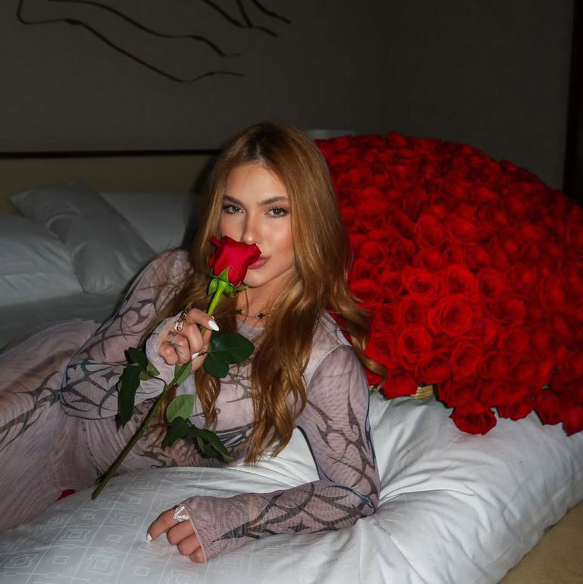 Atacantul de 25 de ani s-a îndrăgostit de Virginia, prezentatoarea TV divorțată și mamă a 3 copii