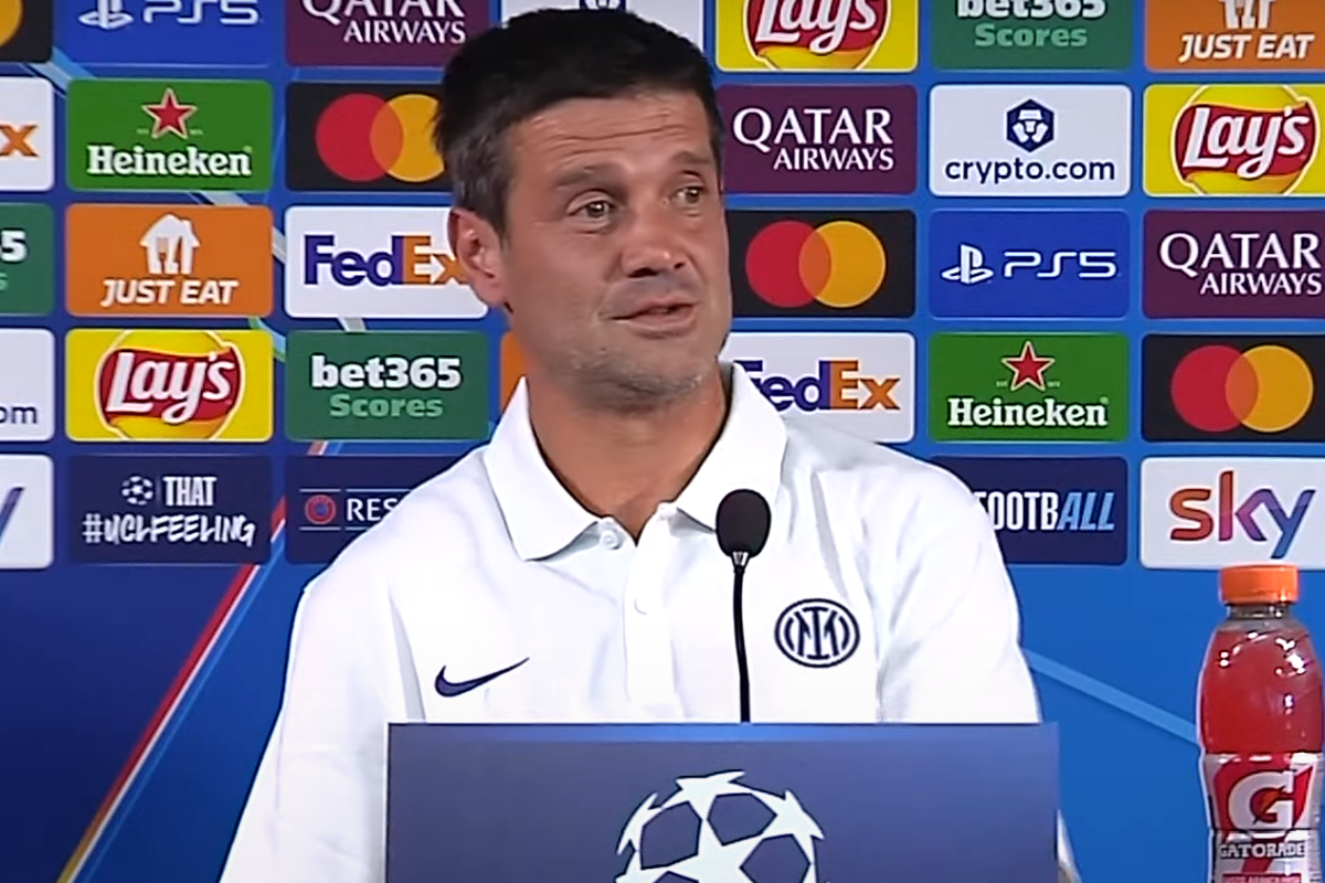 Moment viral la conferința de presă a lui Cristi Chivu. Foto: Captură YouTube