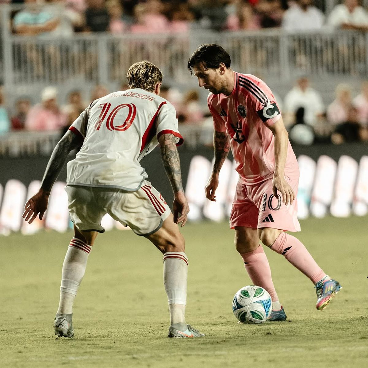 Viitorul adversar al FCSB-ului: „Acum 12 ani purtam fustă și spuneau că sunt gay. Și dacă aș fi, care ar fi problema?”