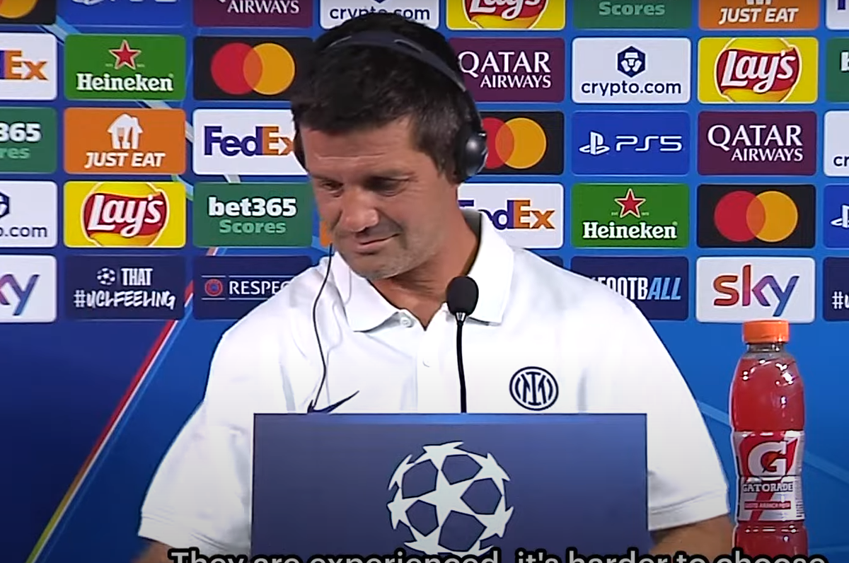 Moment viral la conferința de presă a lui Cristi Chivu. Foto: Captură YouTube