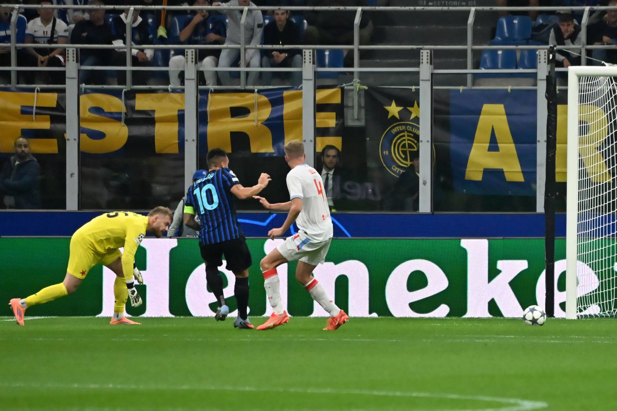 Cristi Chivu, a doua victorie în grupa Ligii Campionilor » Inter, succes la scor de neprezentare. Cum arată CLASAMENTUL